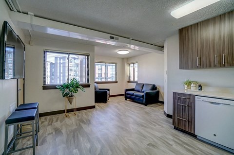 Floor plan for 2 beds, 1 bath, 820 sqft